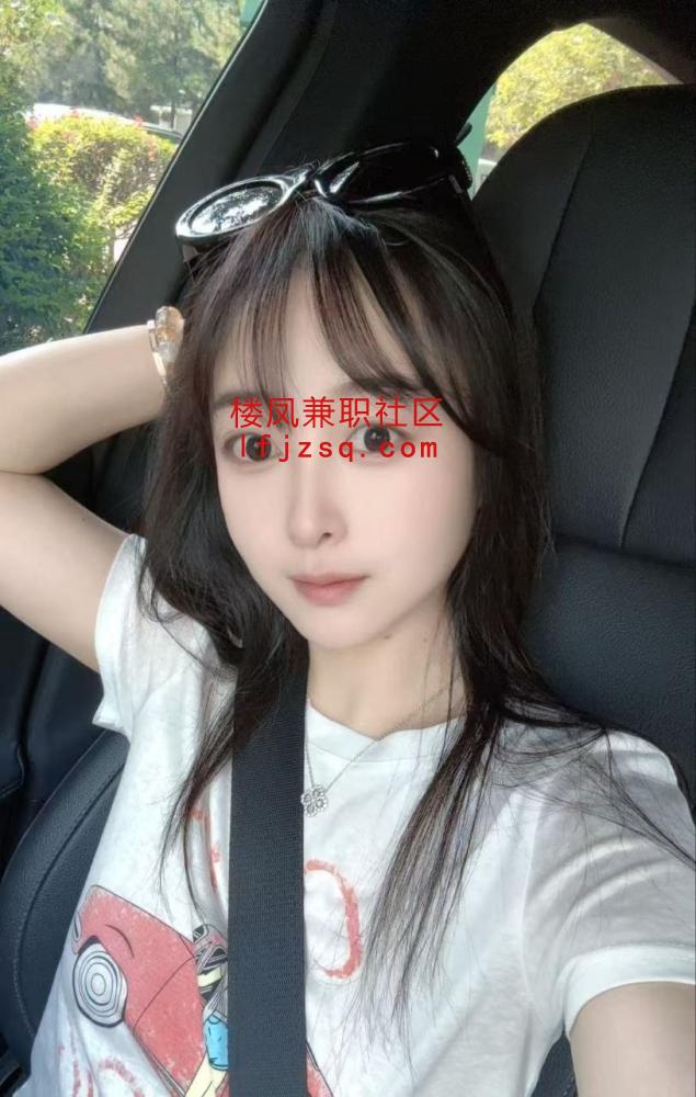 性感标志的妹妹，撞小屁股最舒服