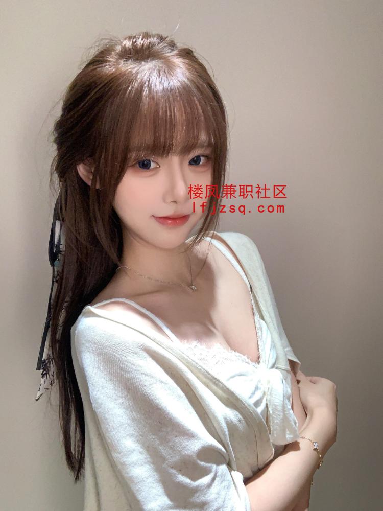 白月光美女温柔体贴在床上主动配合到位