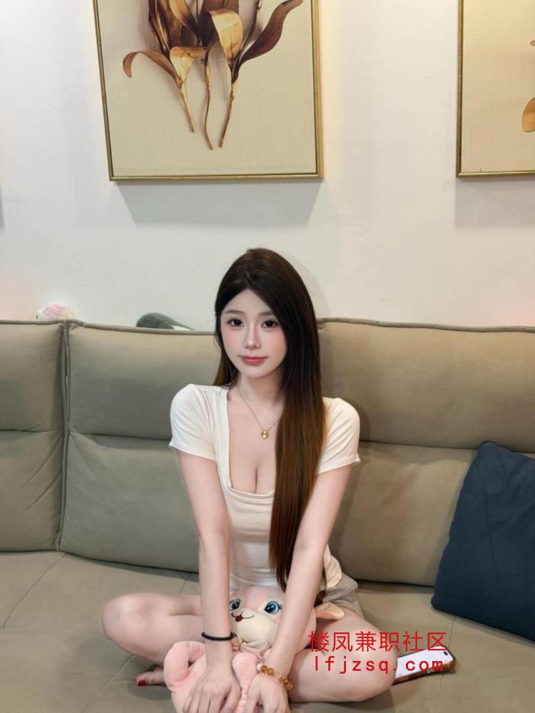 湖州性感胸大气质美女足交