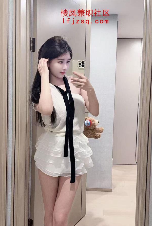 制服丝袜性感小骚货