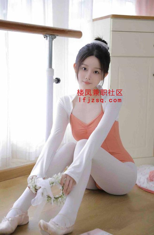 顶美长腿女模特能舌吻