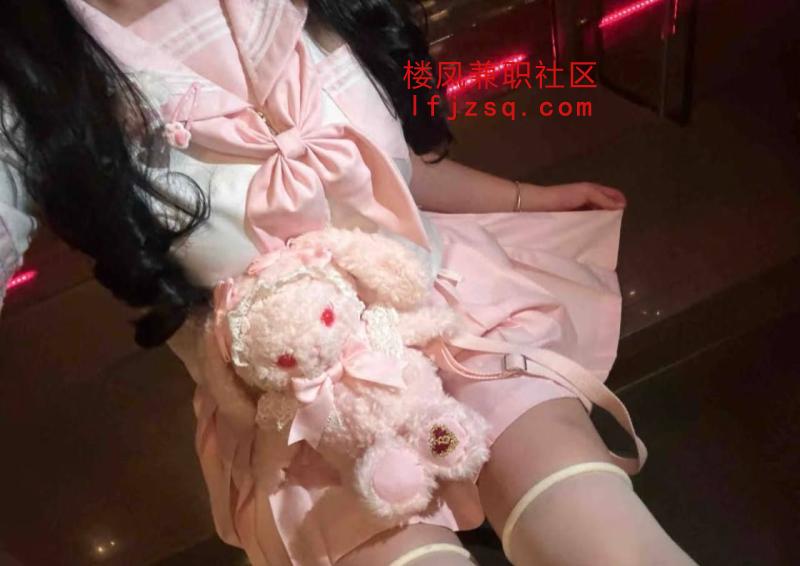 北京小巧白皙粉嫩妹妹。