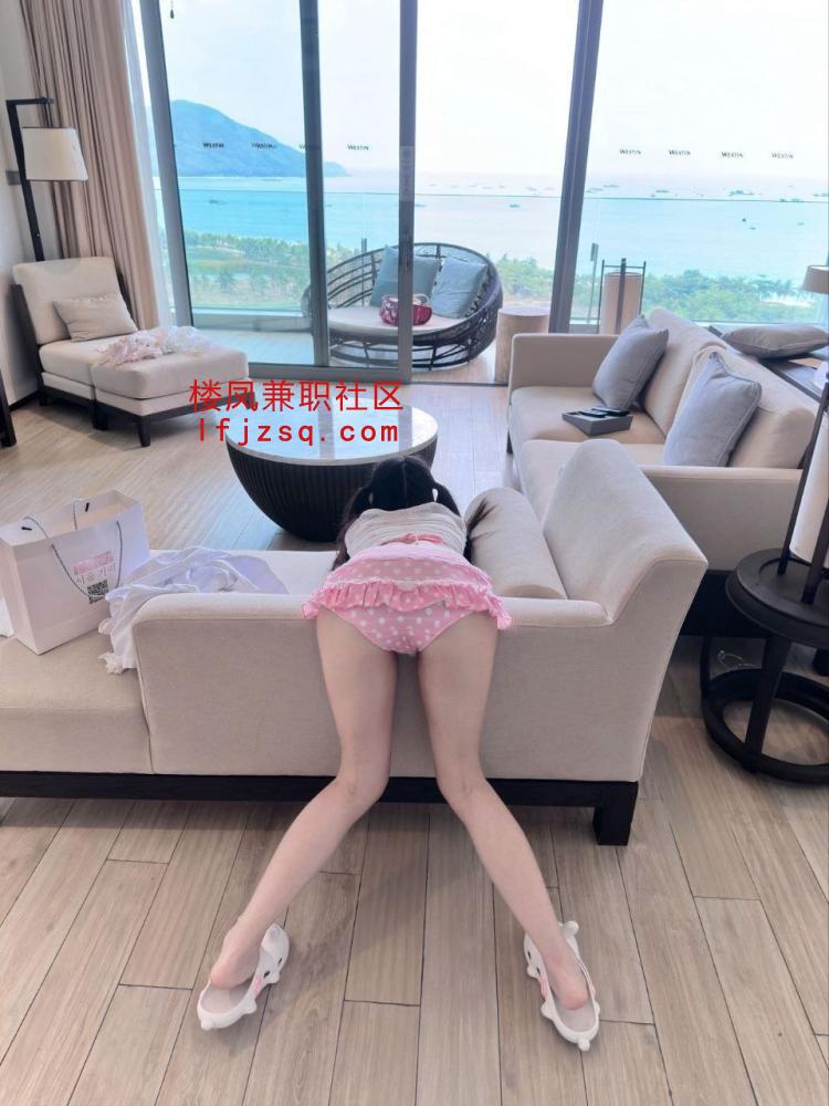 岳阳嫩妹肤白貌美水多屁股大