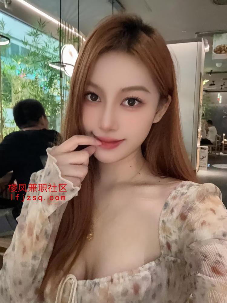 娇羞小姐姐白嫩骚穴很紧