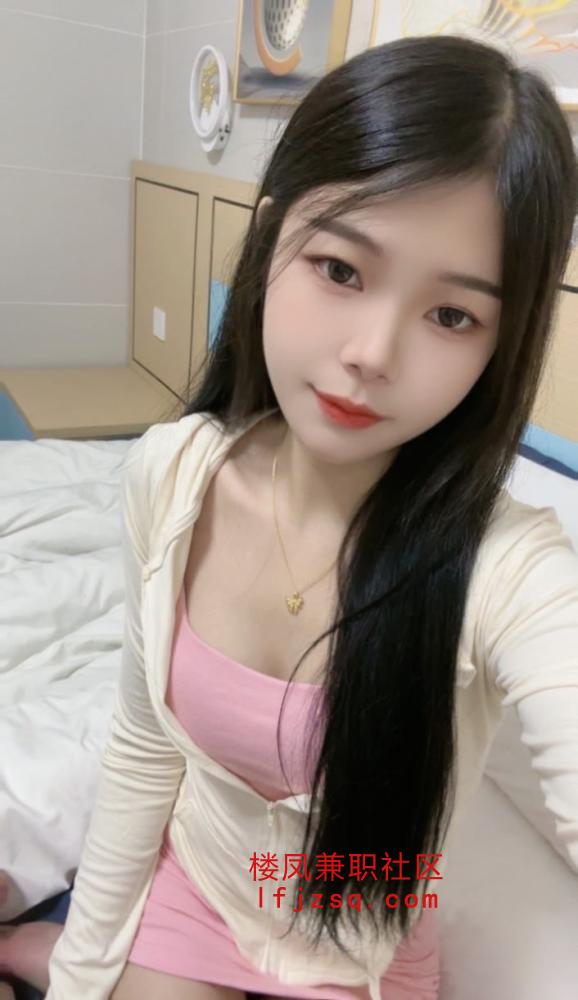 白臀小骚货甜甜猛猛后入