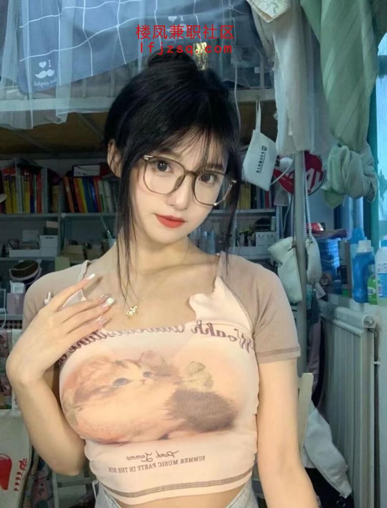 淄博兼职清甜型小妹妹大奶抱着啃