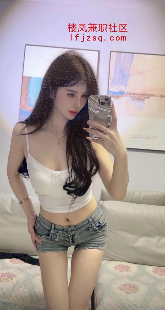 兼职嫩妹身材S型蜜桃臀