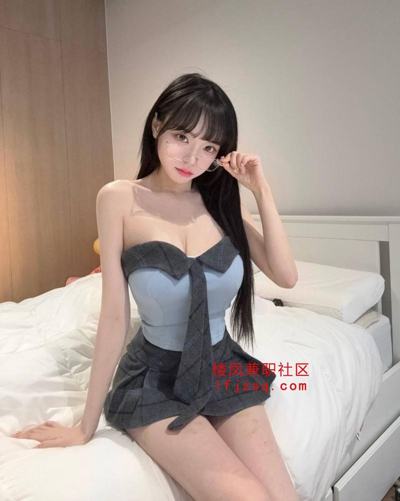 极品高颜值大胸性感小骚货
