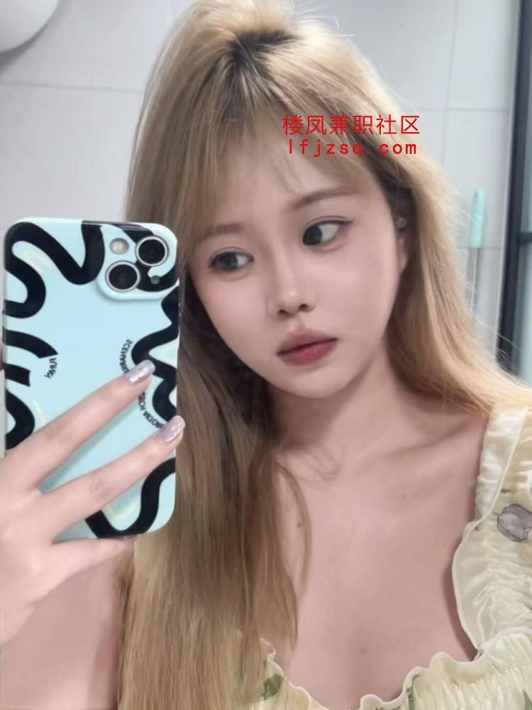 青春靓丽大胸小妹可情趣诱惑