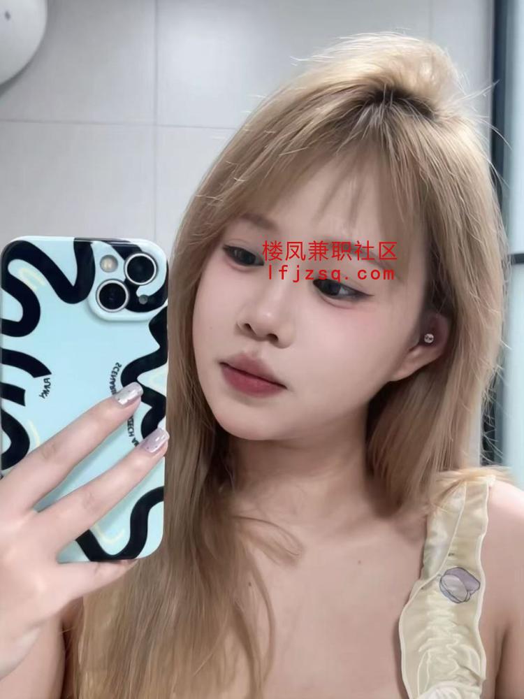 青春靓丽大胸小妹可情趣诱惑