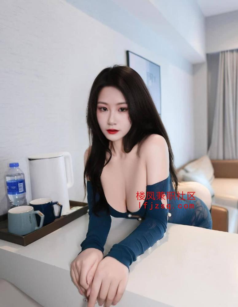 粉嫩反差小妹迷人身材好玩极了