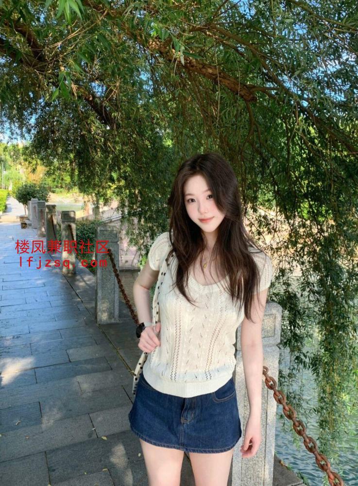 极品小粉穴白嫩嫩的口活一绝