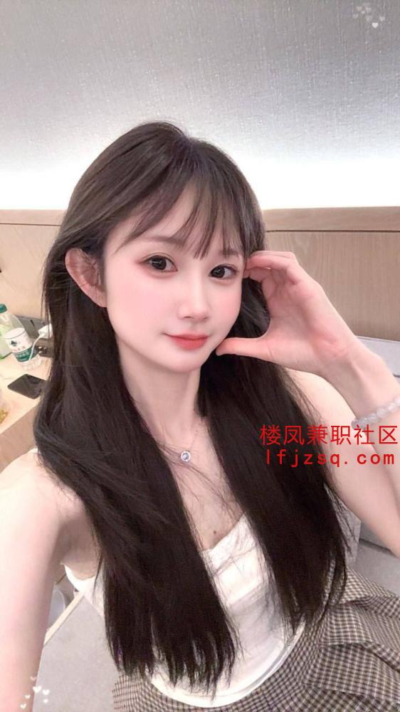 宝鸡风骚大胸小萝莉粉嫩鲍鱼
