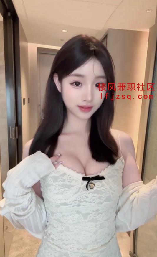 00后嫩妹身材性感大波蜜桃臀夹的好紧