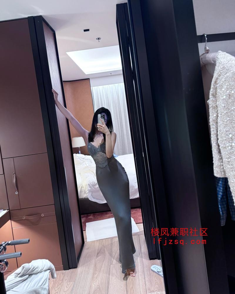 晋中很嫩的白虎蜜桃臀妹妹