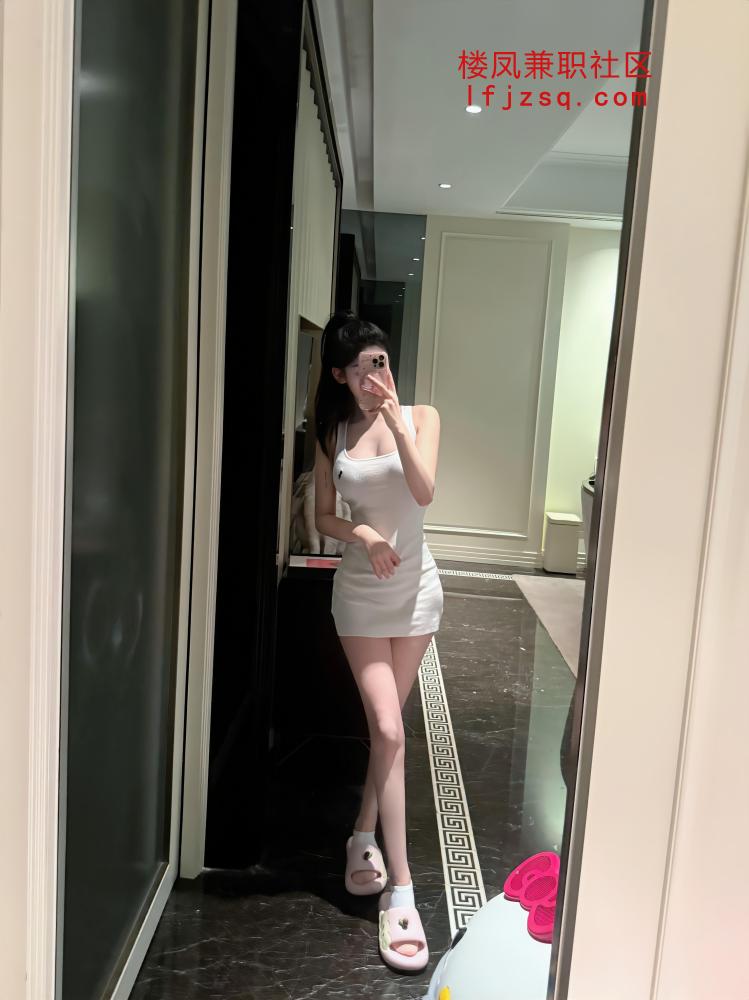 极品纯情粉嫩少女初上课
