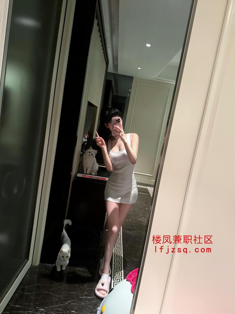 极品纯情粉嫩少女初上课