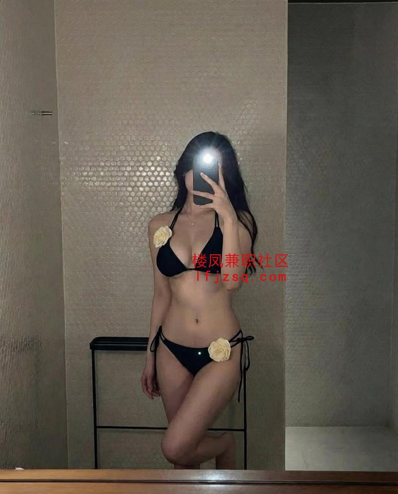 武汉本地一线天嫩穴妹妹