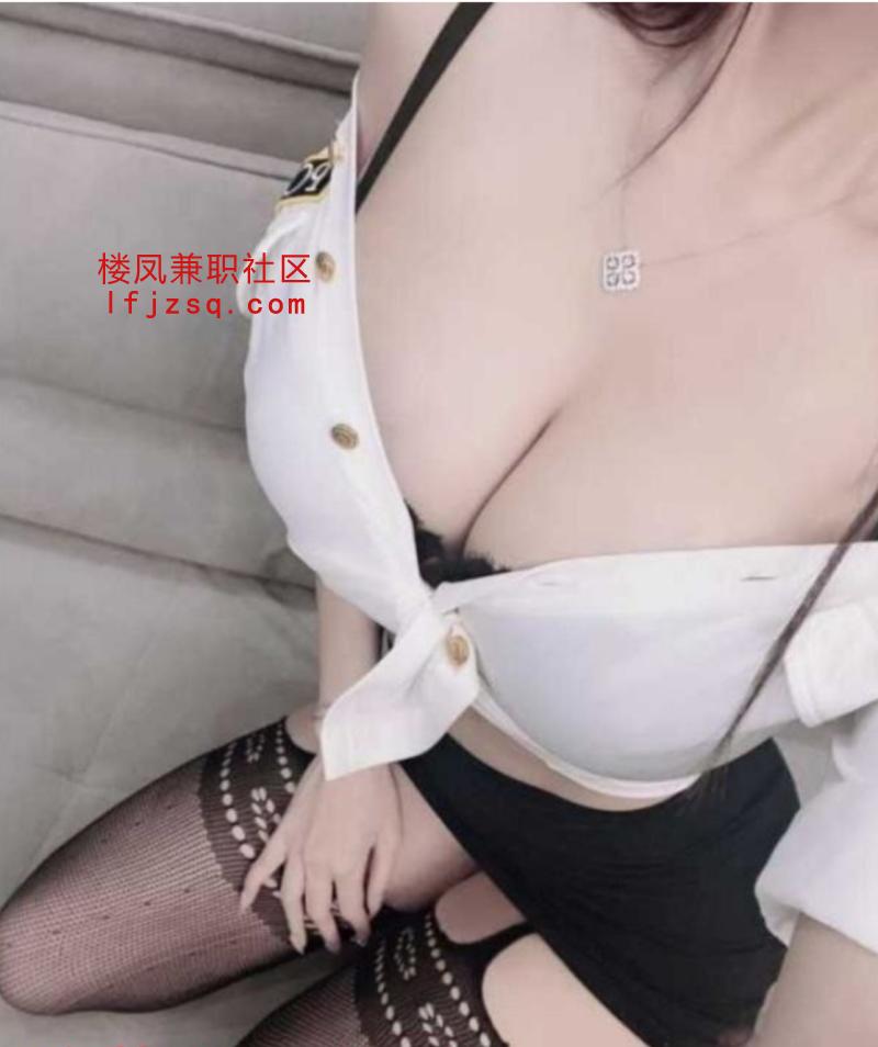 吕梁黑丝翘臀小嫩妹