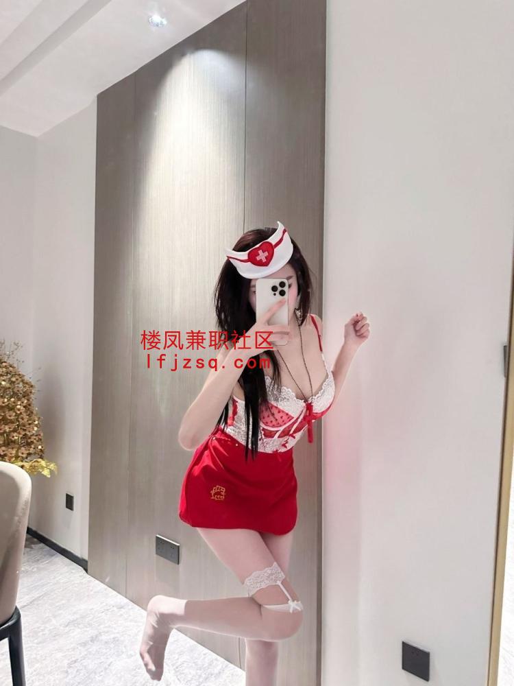 广州兼职小骚货乖巧听话三点粉嫩