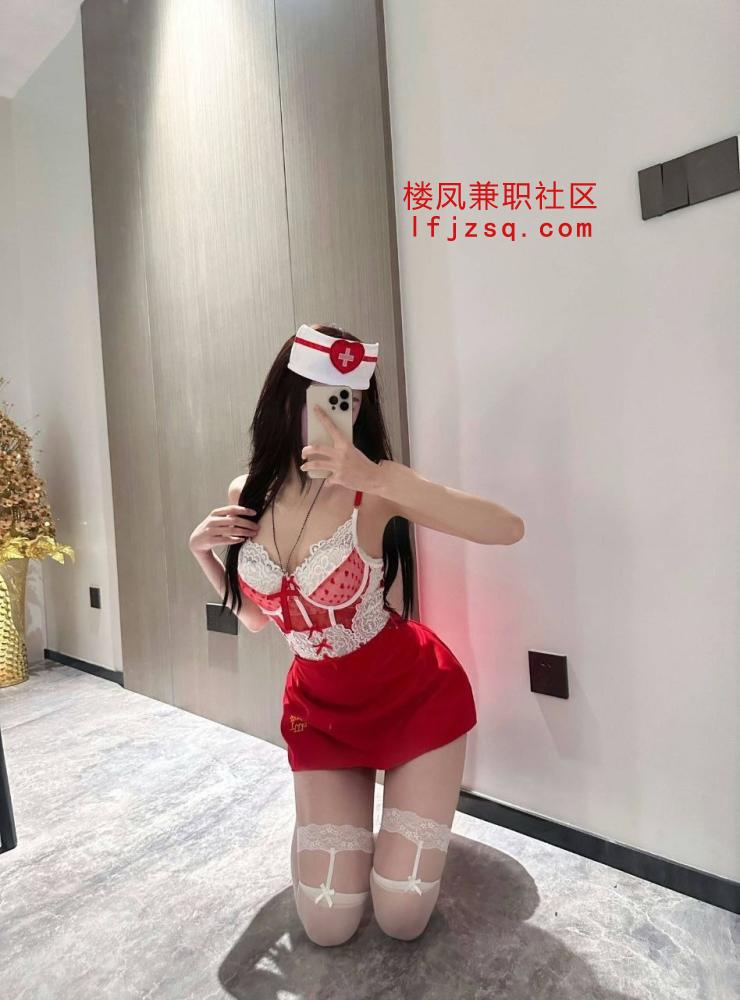 广州兼职小骚货乖巧听话三点粉嫩