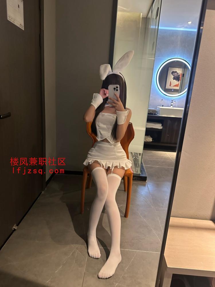丽江大胸萝莉刚下海很敏感很容易高潮