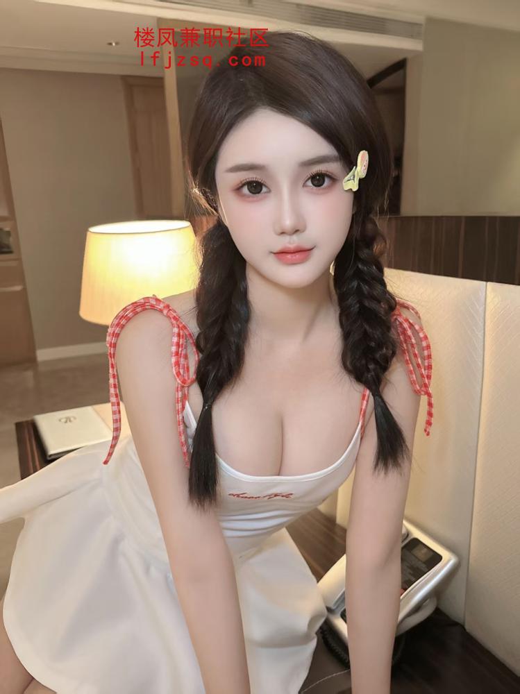 酥胸多汁尤物梦晴