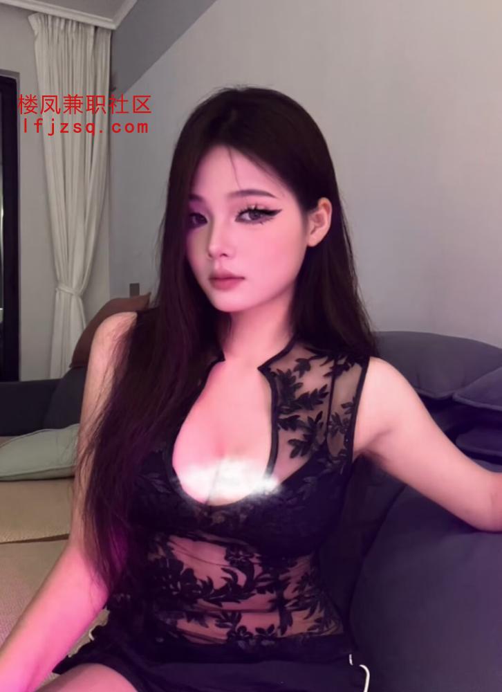 娇羞小姐姐骚穴很紧