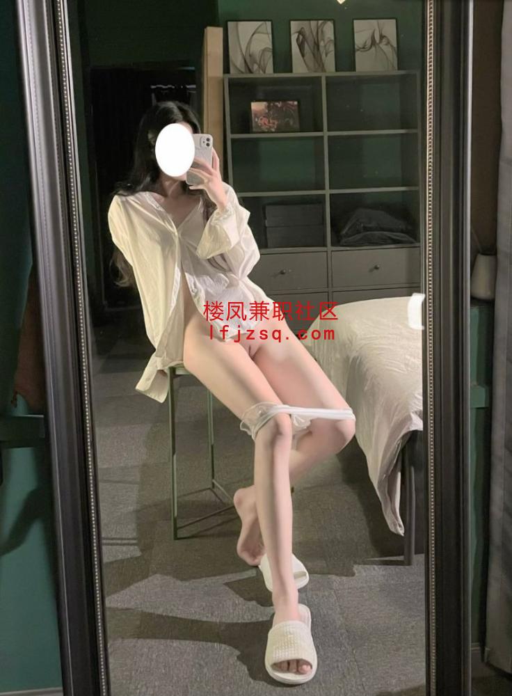 海口情趣制服风骚小妹妹
