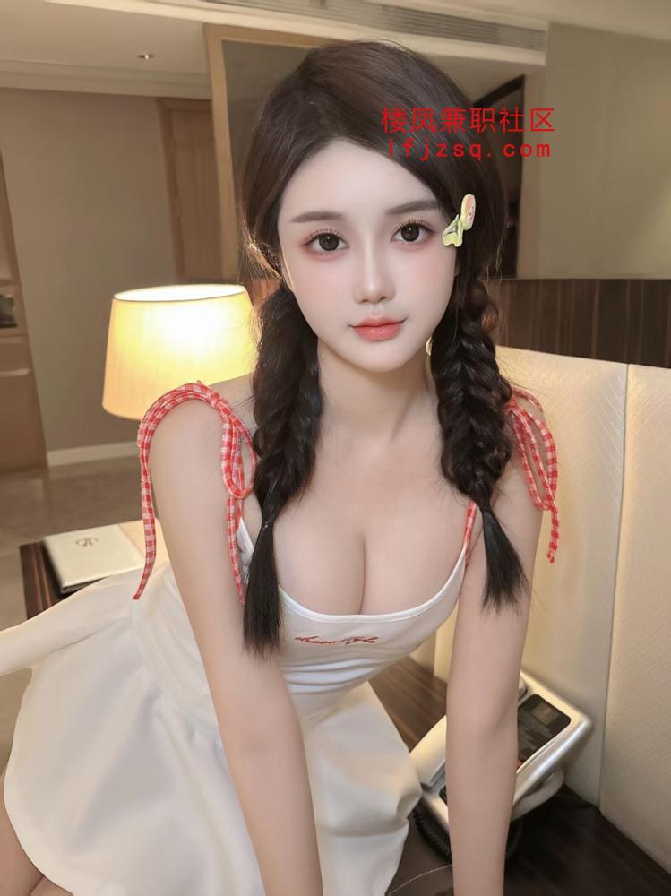 水嫩超值女友嫩穴多水很可爱