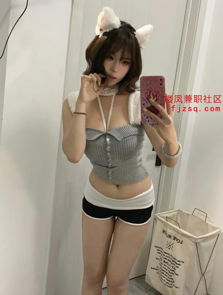 大同极品性感嫩模大奶子