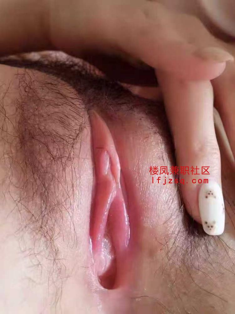 超级粉嫩学生刚下海不久好青春好紧