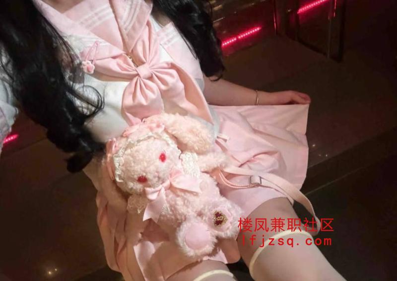 成都再战喷水大长腿sao妇楼凤