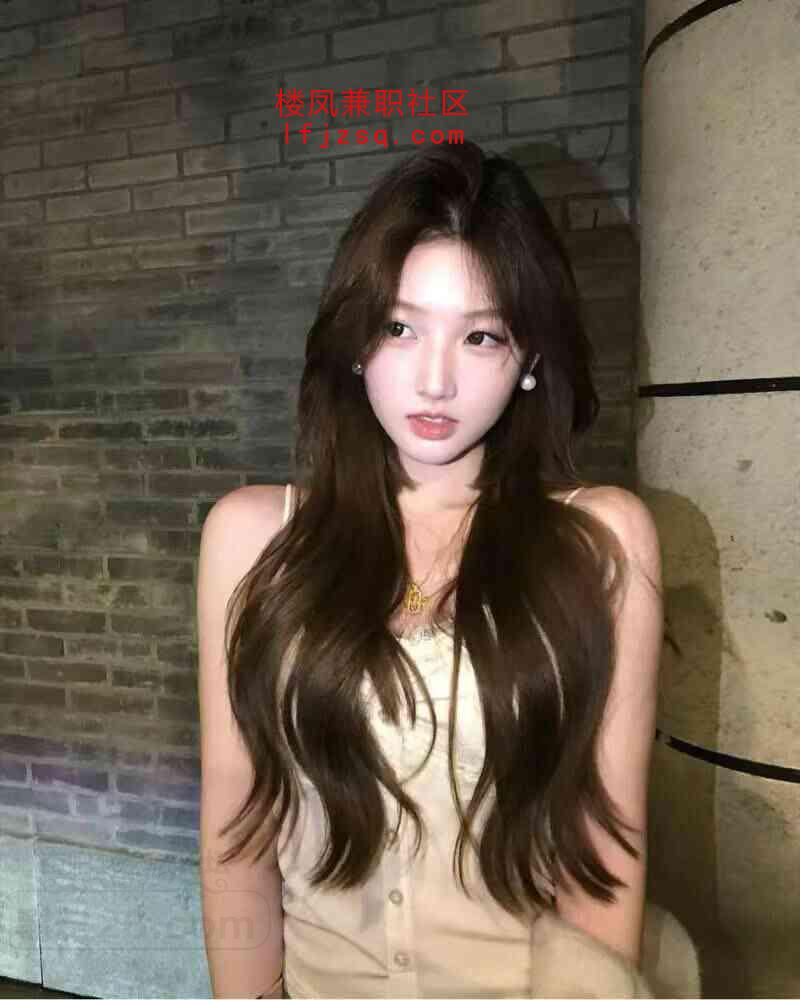 刚下海兼职小妹妹，听话，服从性很高，很会配合。