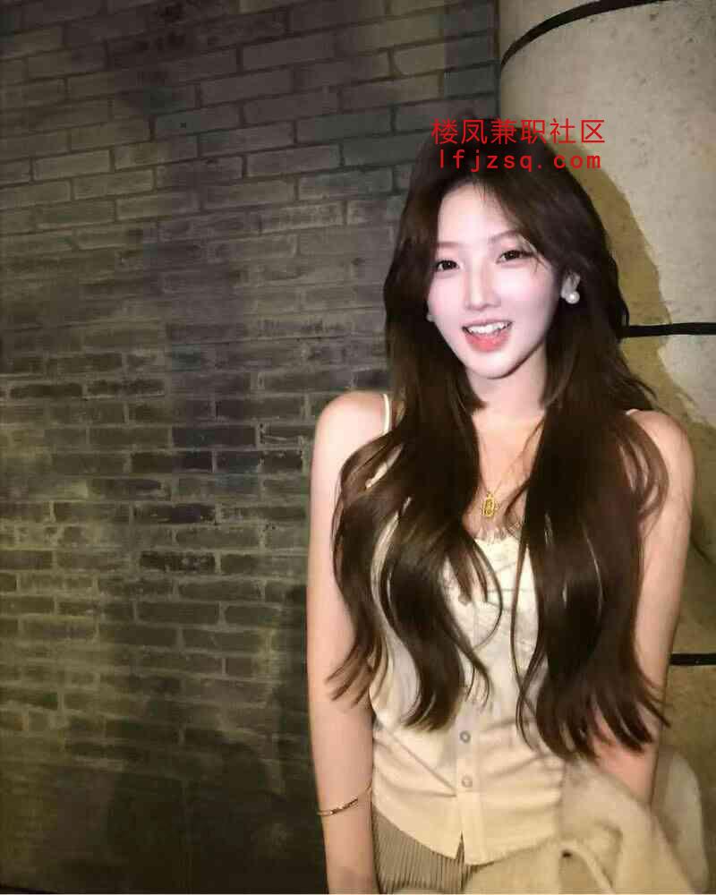 刚下海兼职小妹妹，听话，服从性很高，很会配合。