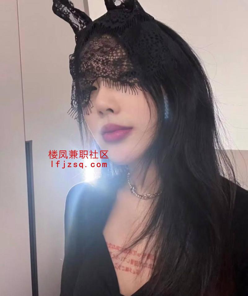分享很开放的老师 可以吞精射脸 身材高挑迷人