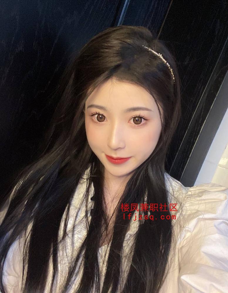 太原00后嫩妹自做自聊有公寓