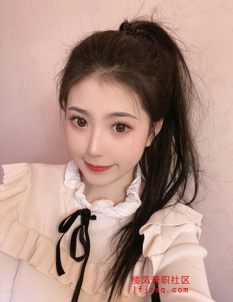 太原00后嫩妹自做自聊有公寓