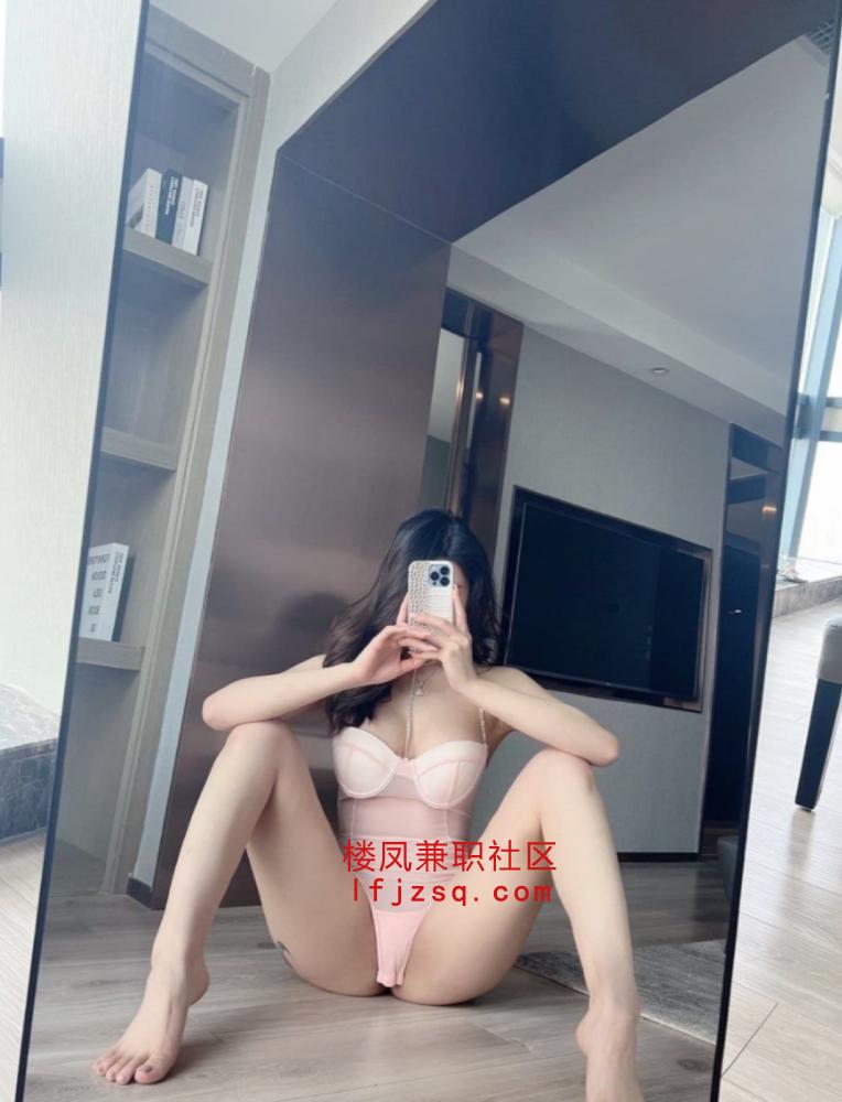 泉州极品小嫩妹穴紧肥细臀肥