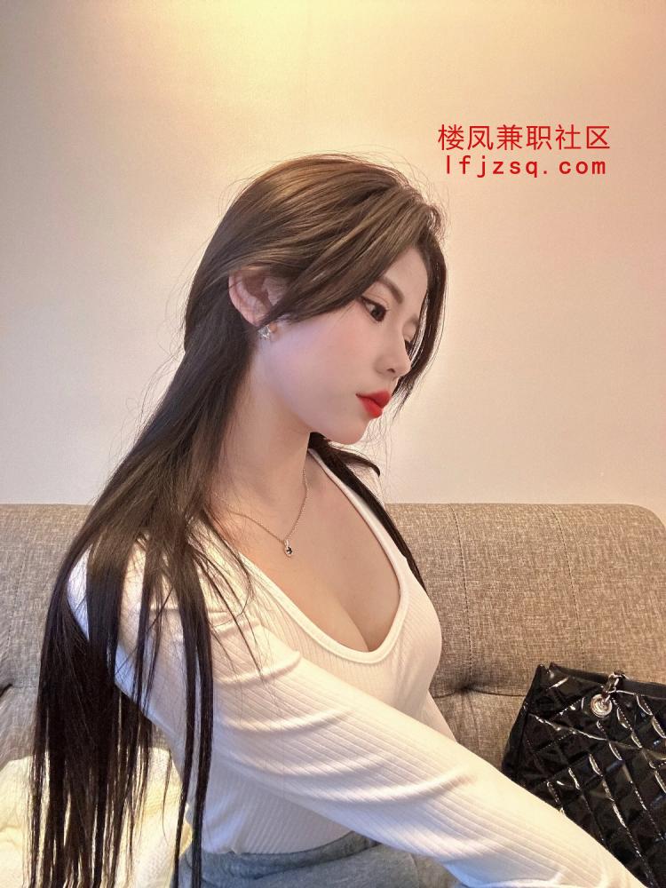 旅游约的清纯粉嫩小妹