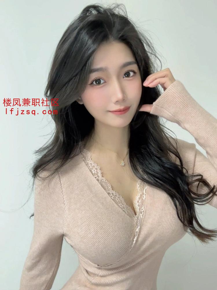 超大密桃臀大奶骚妹