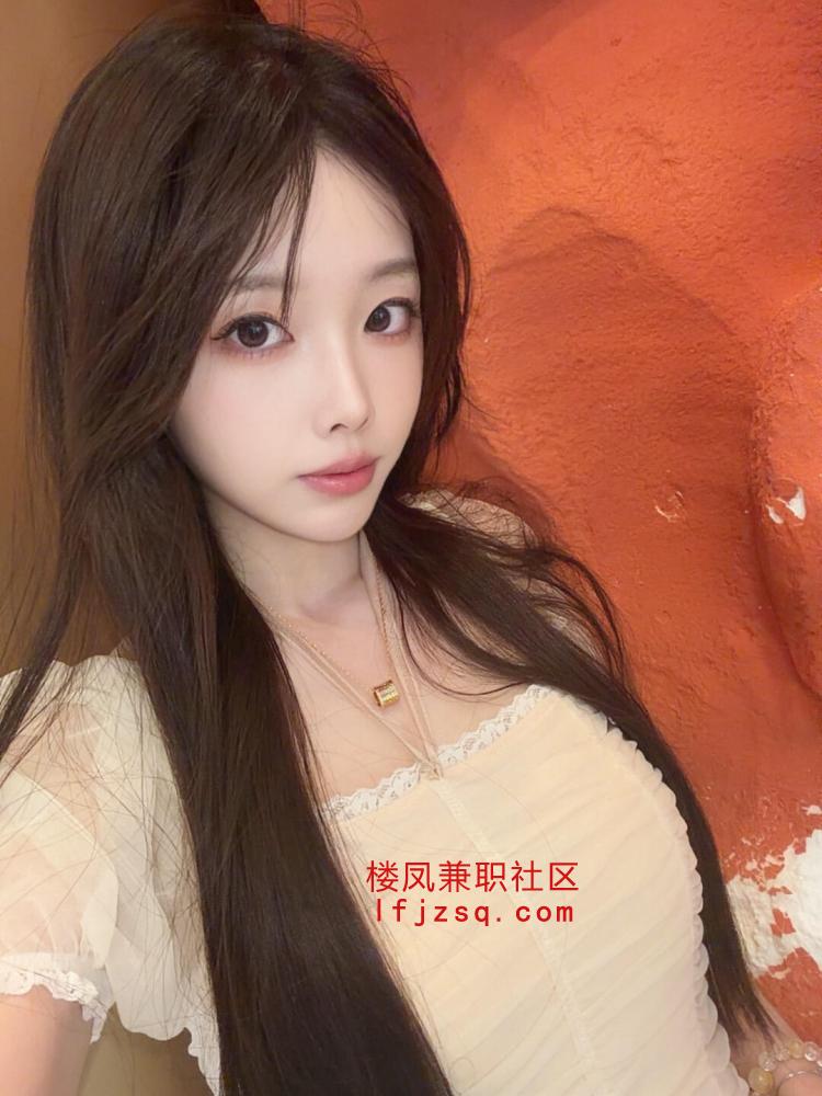 情趣诱惑小骚逼姿势多水多叫床好听