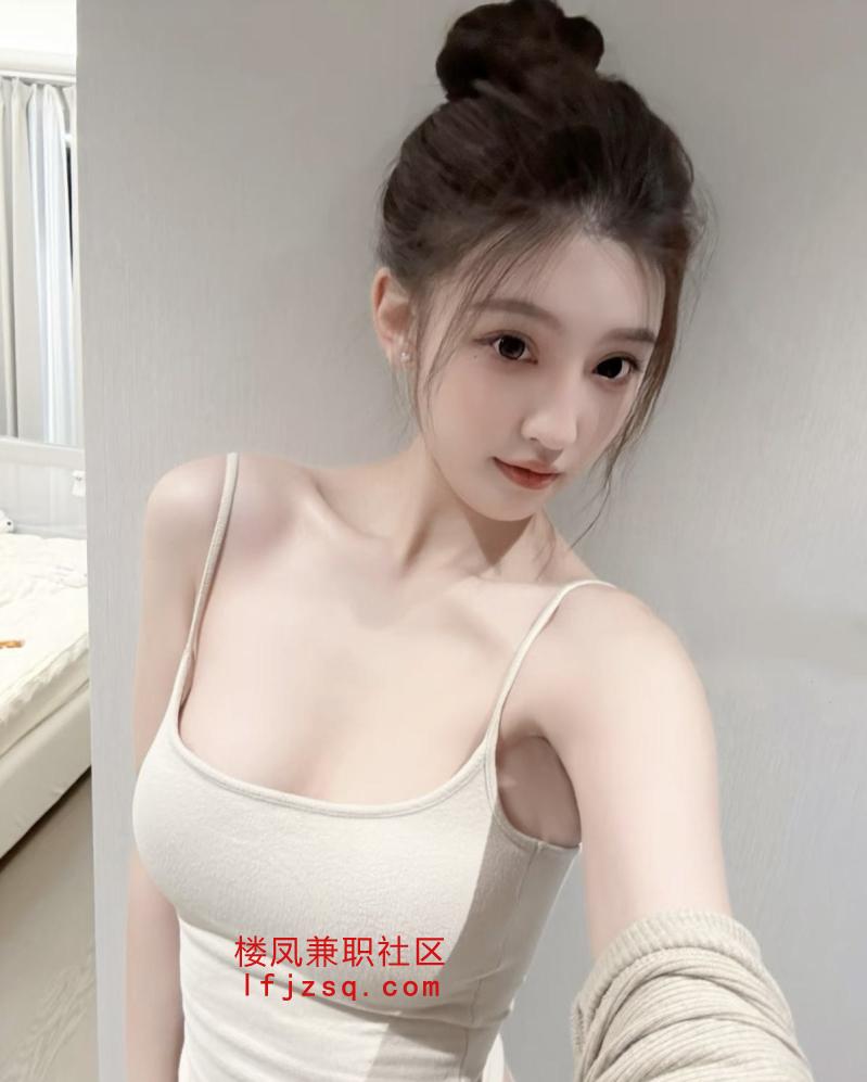 风骚黑丝大胸翘臀骚妇
