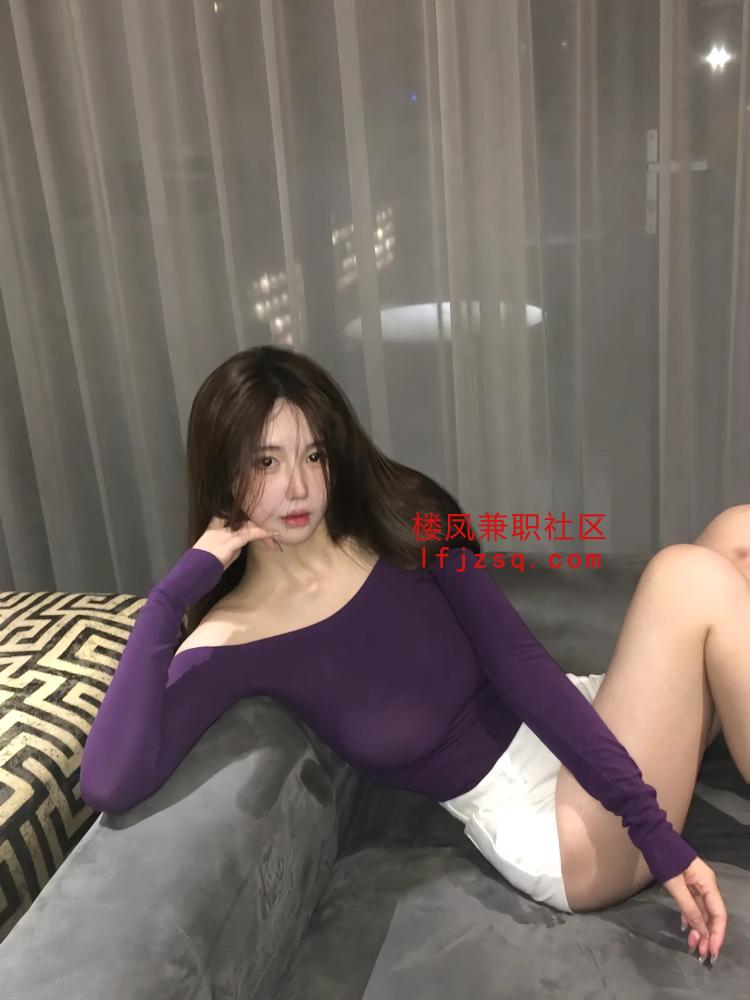东丽长相清甜迷人妹妹 主要身材肤白肉嫩