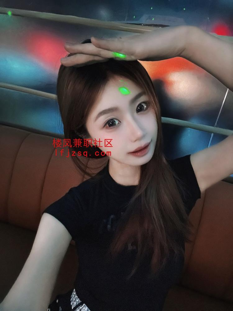 清纯少女兼职赚零花钱 身材极品奶大水多易高潮