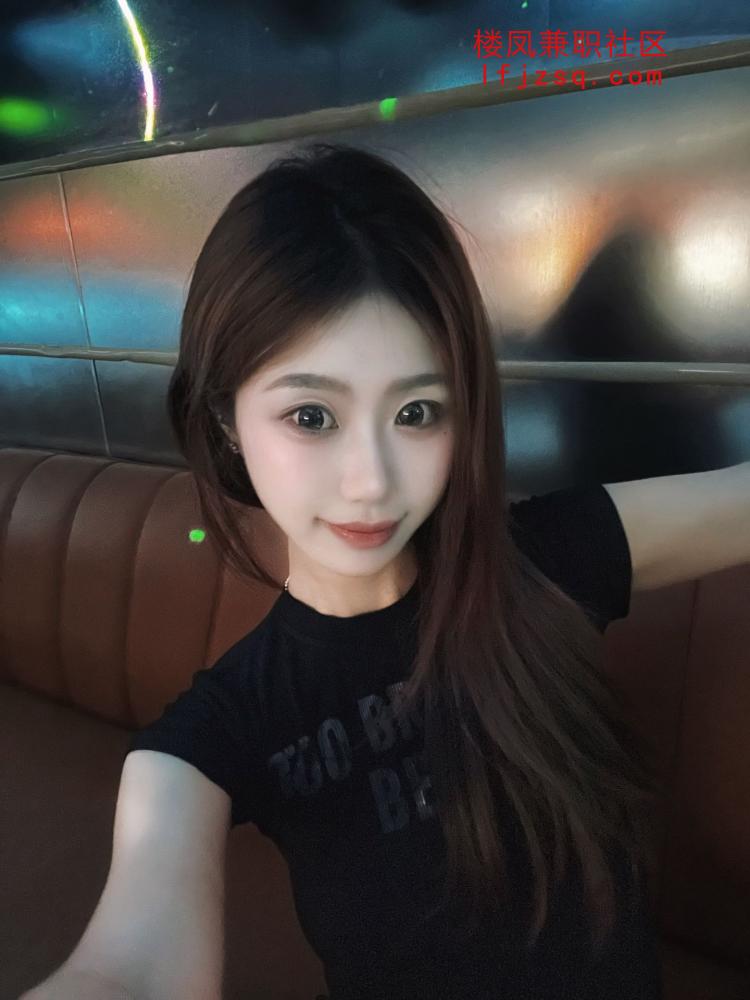 清纯少女兼职赚零花钱 身材极品奶大水多易高潮