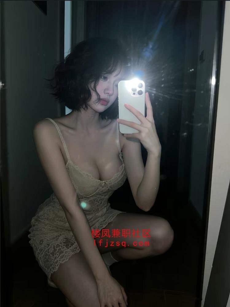 昆明05后在校学妹完美身材肤白貌美兼职在外租房（可外出）