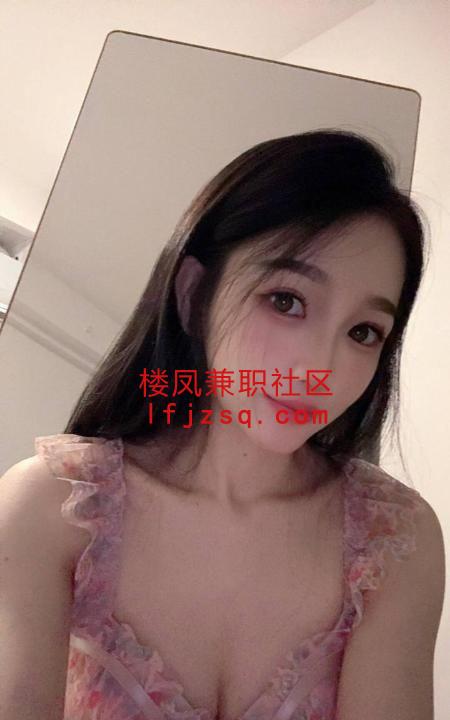 大胸肥臀粉嫩御姐