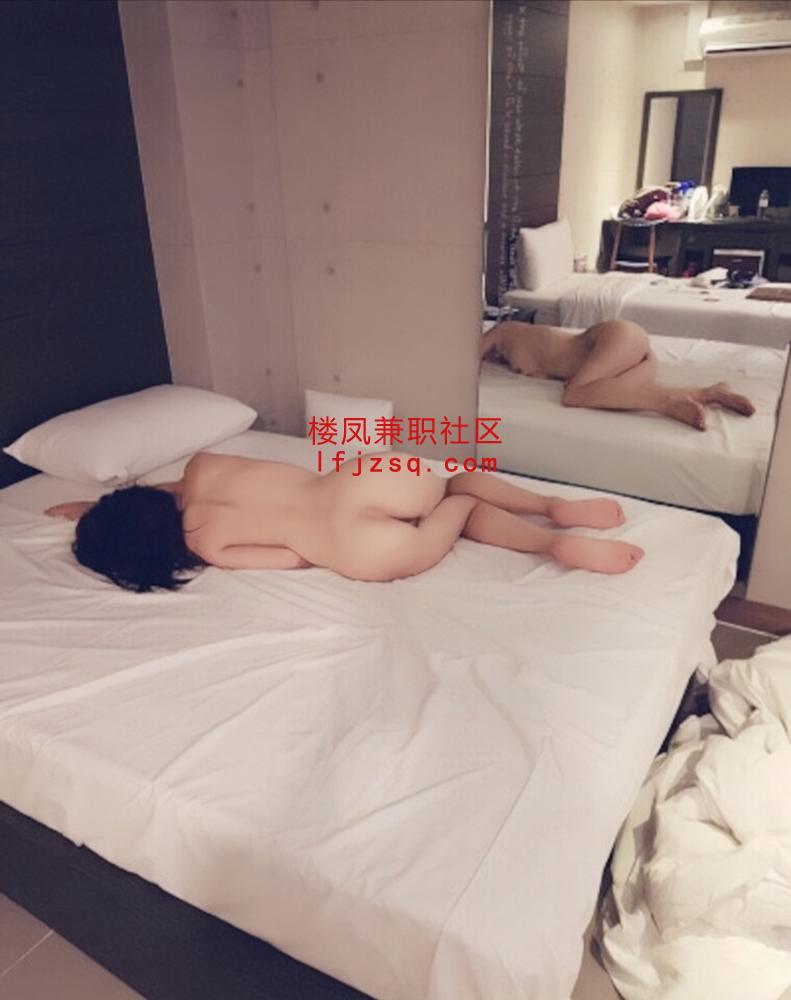 乌鲁木齐05后在校学妹完美身材肤白貌美兼职在外租房（可外出）