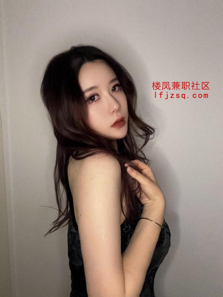 南开白嫩性感身材丰满小姐姐